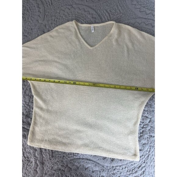 Wishlist Ivory Lightweight Oversized Knit Sweater Women's Size M/L - Picture 3 of 5